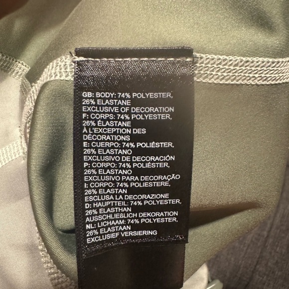 North Face bodysuit, one of a kind. - Picture 5 of 7